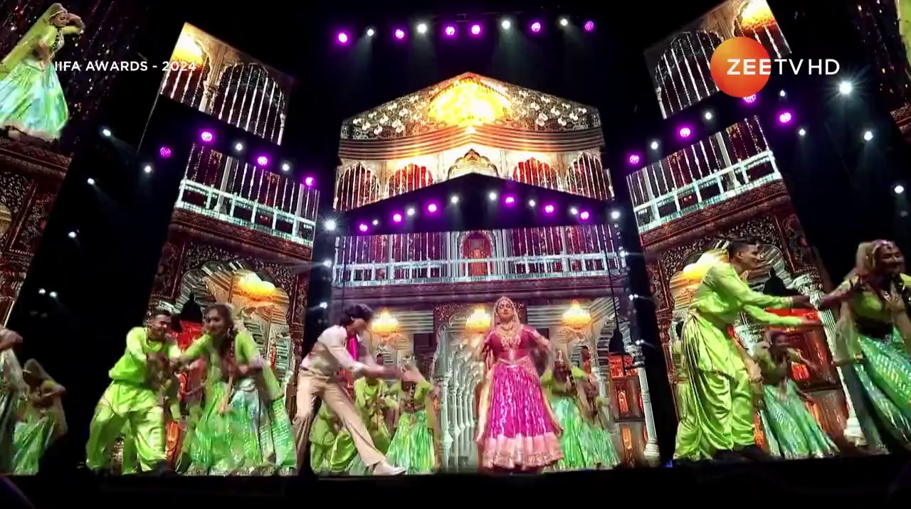 IIFA Awards (2023) WEBRip Hindi 720p x264 AVC HE-AAC 5.1.mkv.0002